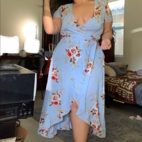 Floral Short Sleeve Wrap Dress - Picture 2 of 3